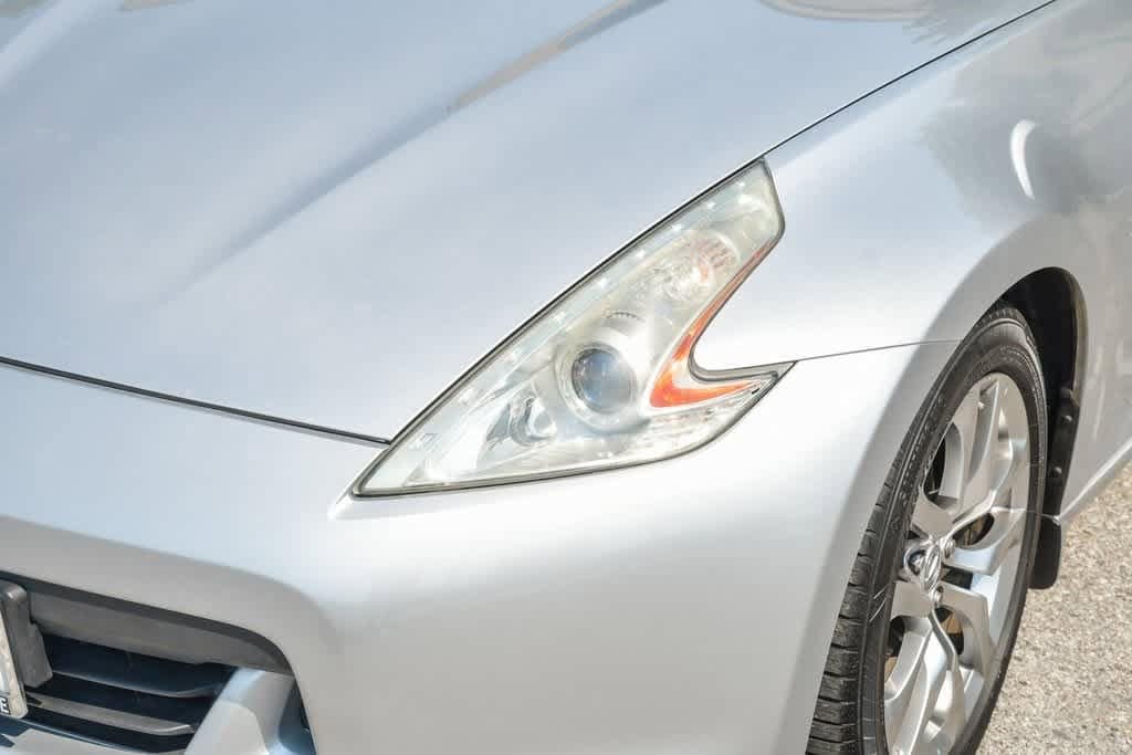 Thumbnail: 2010 Nissan Z - 4