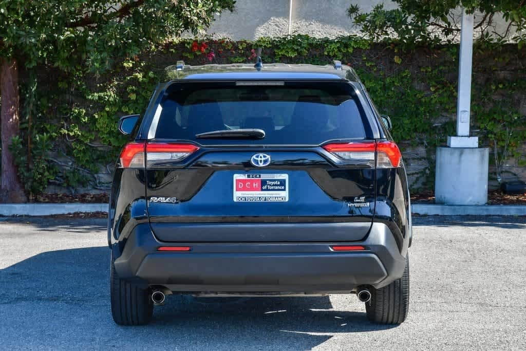 Thumbnail: 2021 Toyota RAV4 - 7