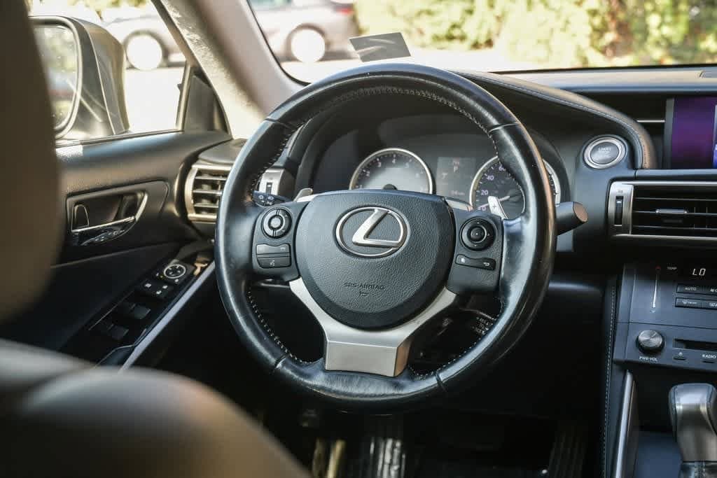 Thumbnail: 2016 Lexus IS - 12