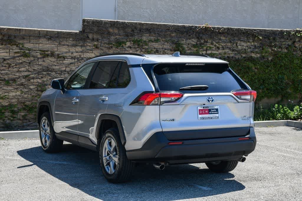 2023 Toyota RAV4 Hybrid LE photo 3