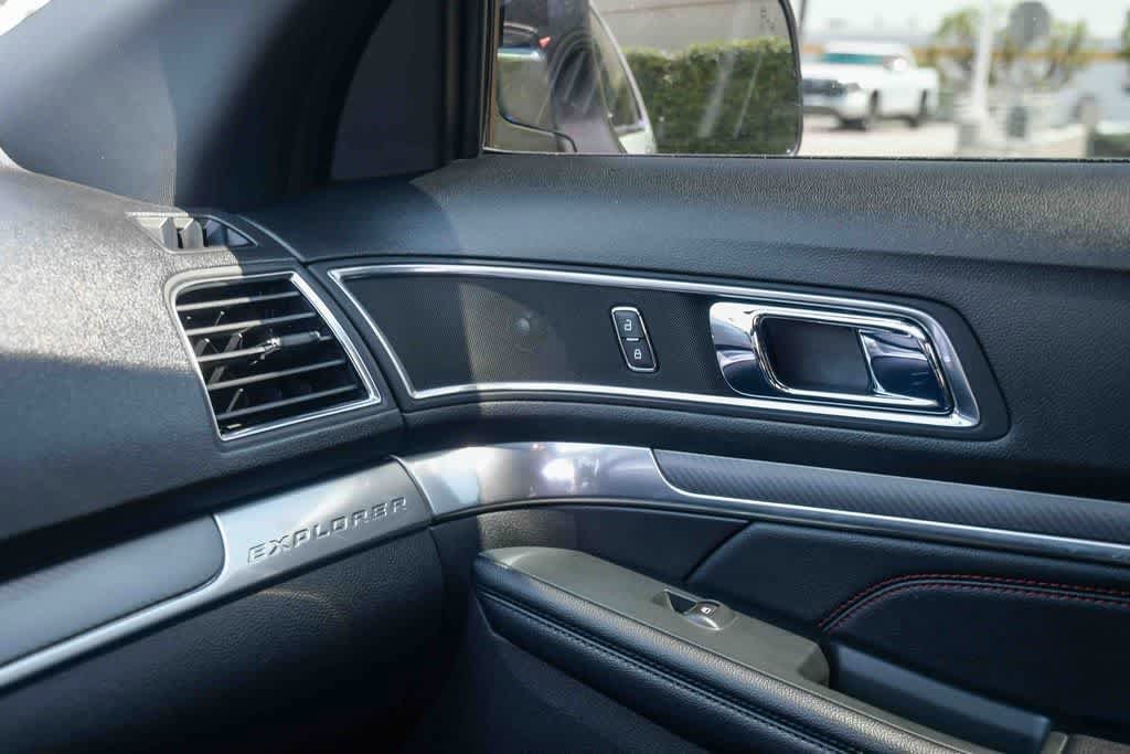 Thumbnail: 2018 Ford Explorer - 23