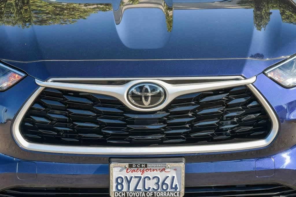 Thumbnail: 2022 Toyota Highlander - 5