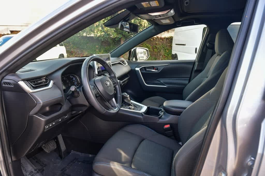 Thumbnail: 2024 Toyota RAV4 - 16