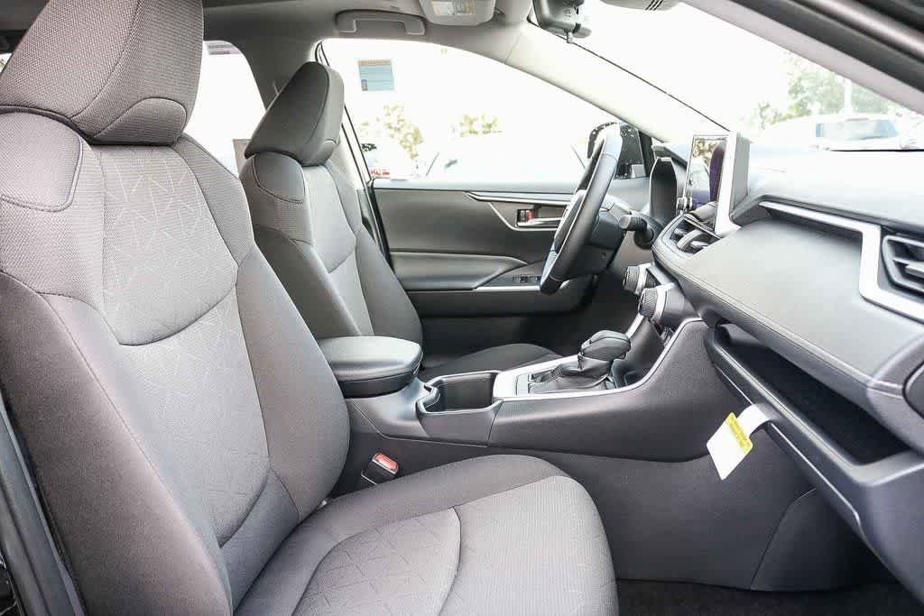 Thumbnail: 2025 Toyota RAV4 - 16