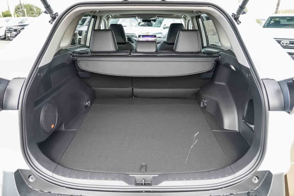 Thumbnail: 2025 Toyota RAV4 - 27