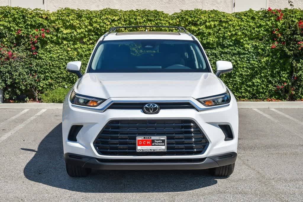 2025 Toyota Grand Highlander XLE 2