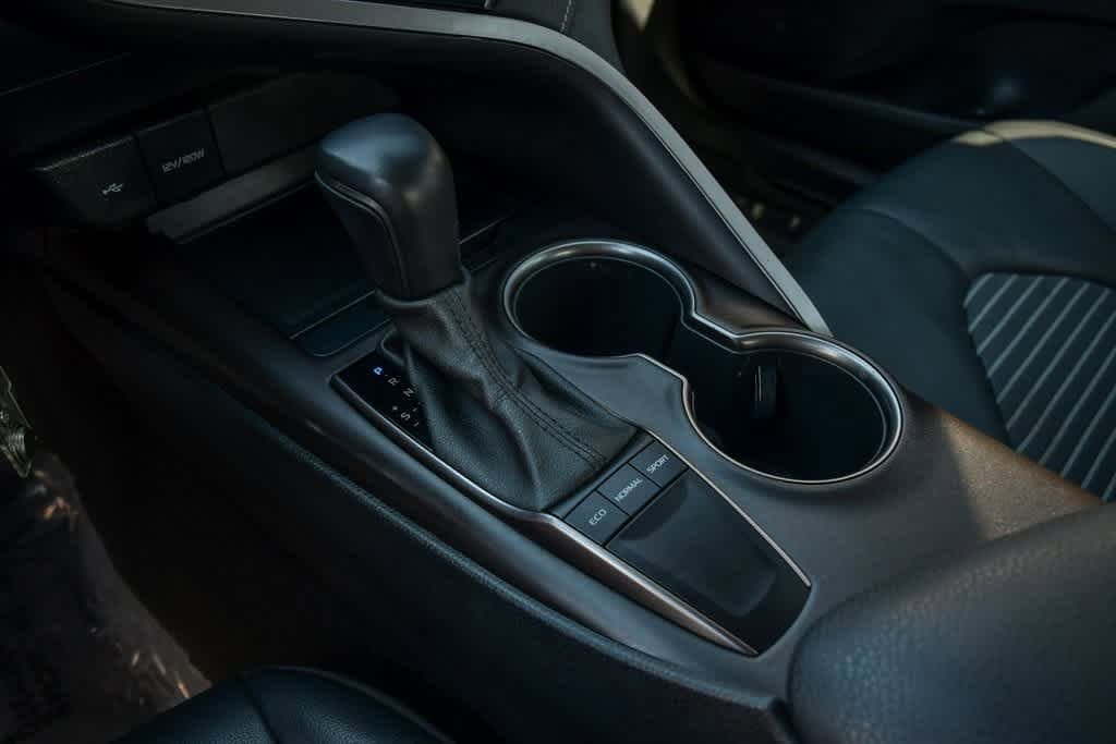 Thumbnail: 2022 Toyota Camry - 22