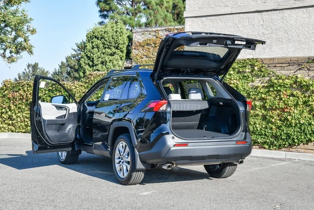 Thumbnail: 2025 Toyota RAV4 - 28