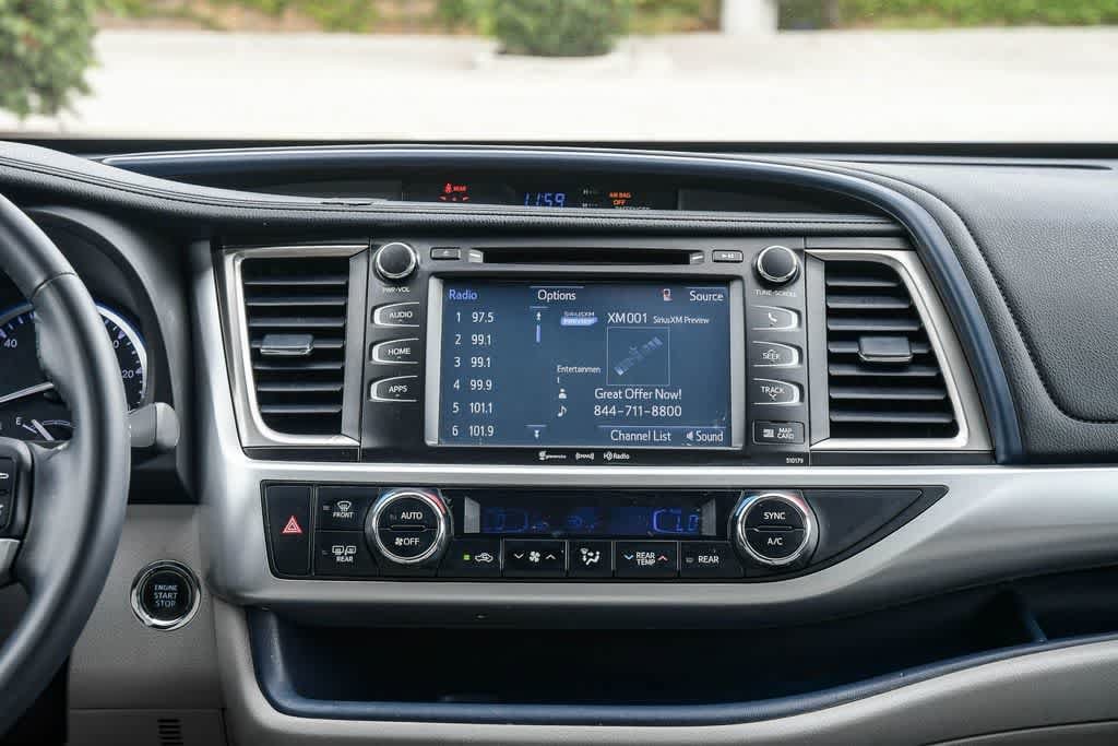 Thumbnail: 2017 Toyota Highlander - 12