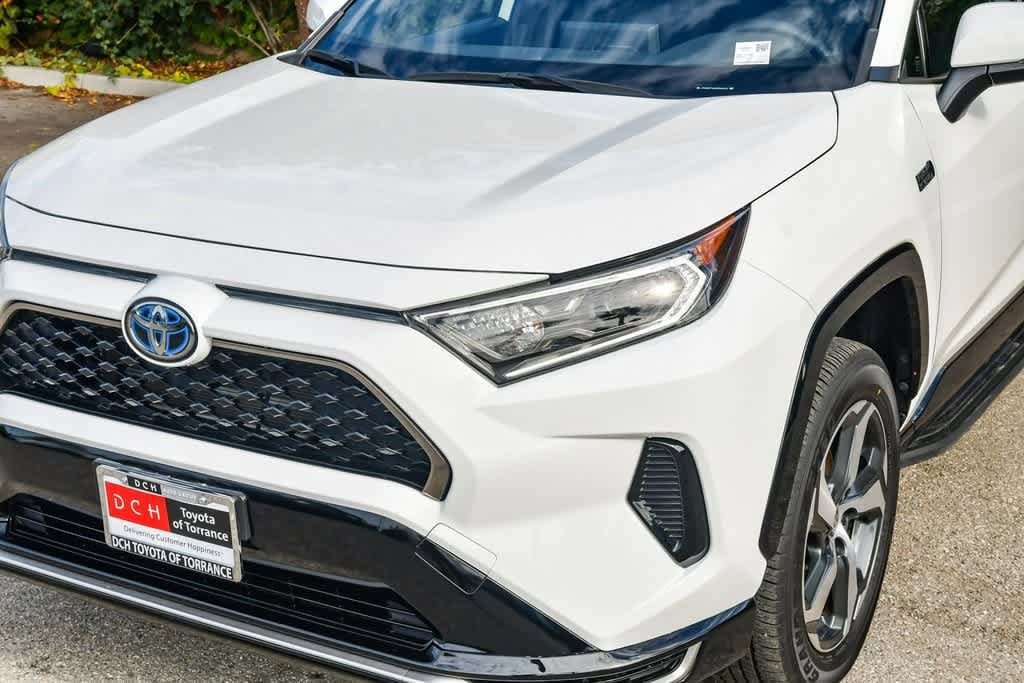 Thumbnail: 2021 Toyota RAV4 - 5