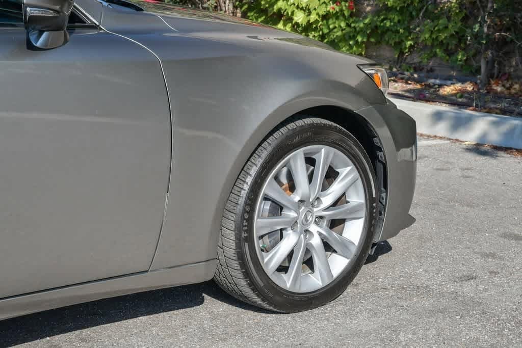 Thumbnail: 2016 Lexus IS - 11