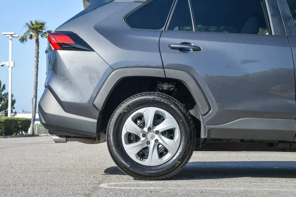 2024 Toyota RAV4 LE 10