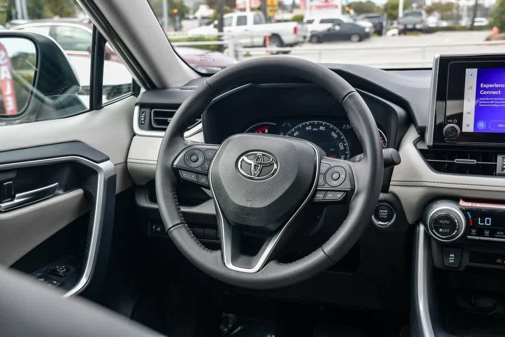 Thumbnail: 2025 Toyota RAV4 - 12