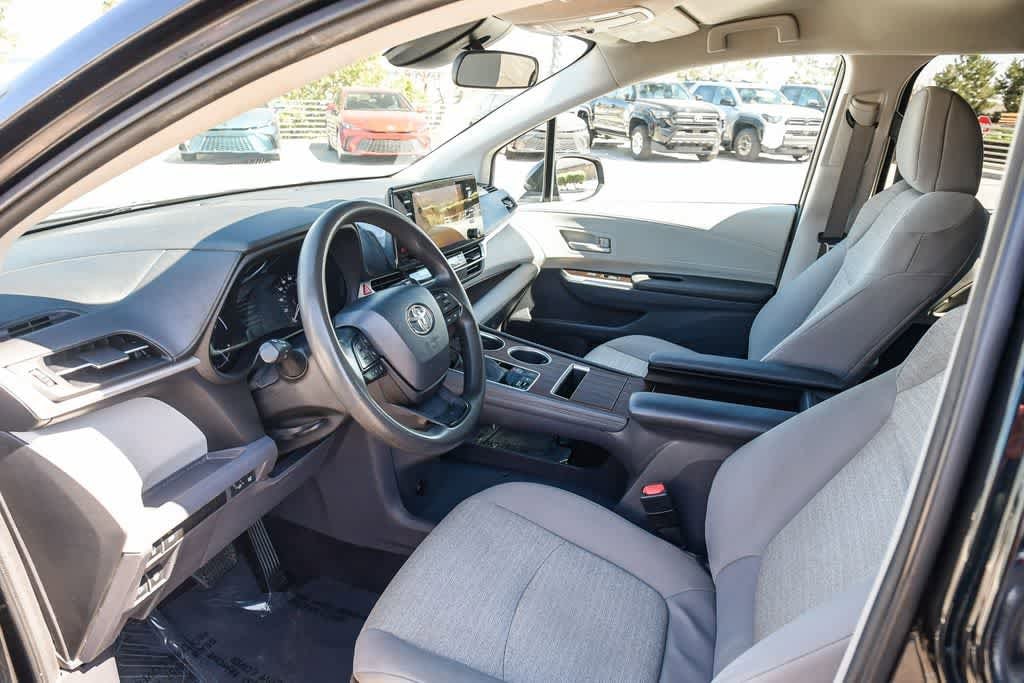 Thumbnail: 2024 Toyota Sienna - 16
