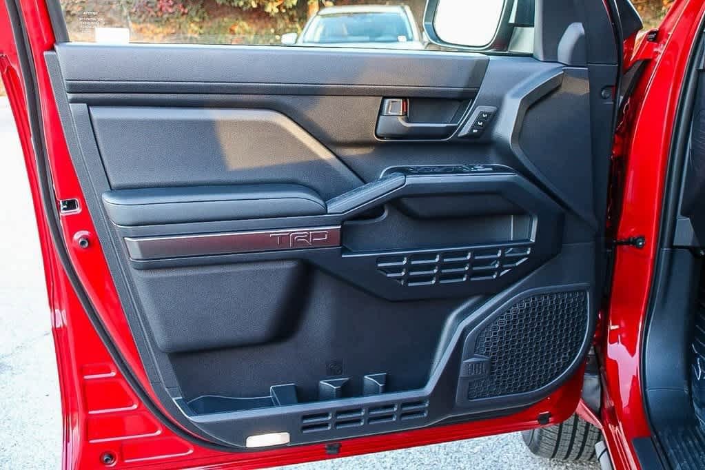 Thumbnail: 2025 Toyota 4Runner - 22