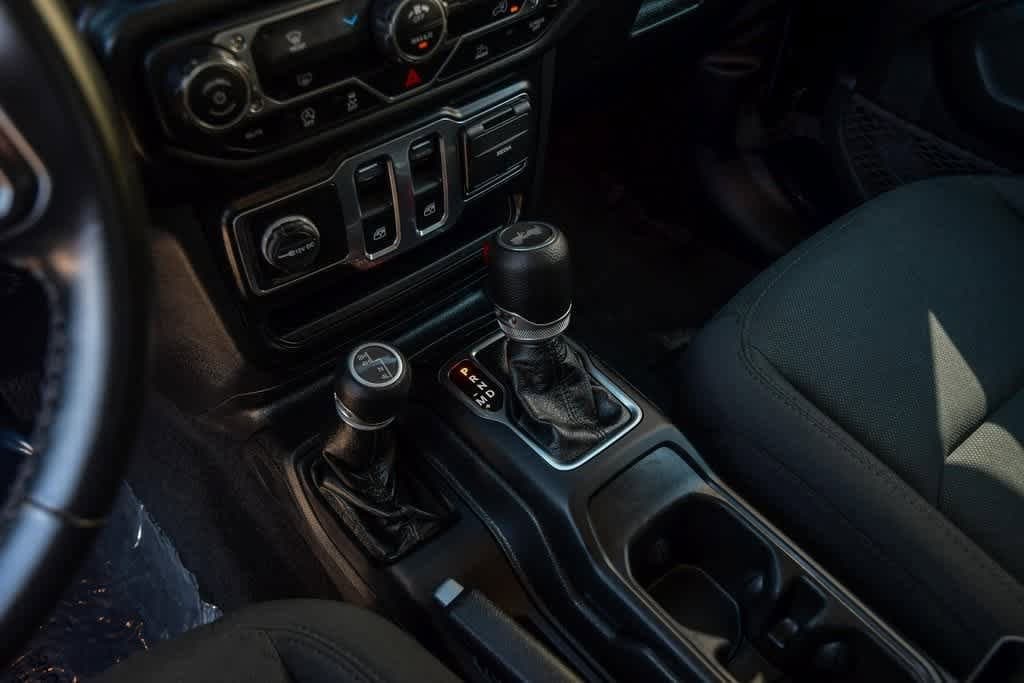 Thumbnail: 2022 Jeep Wrangler - 25
