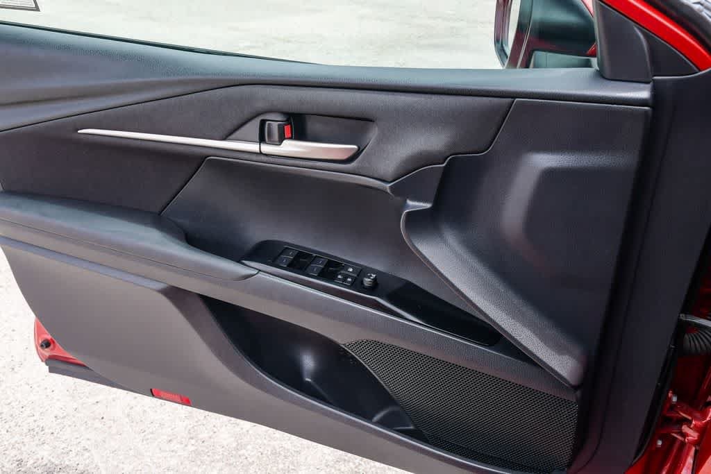 2025 Toyota Camry LE - Photo 25