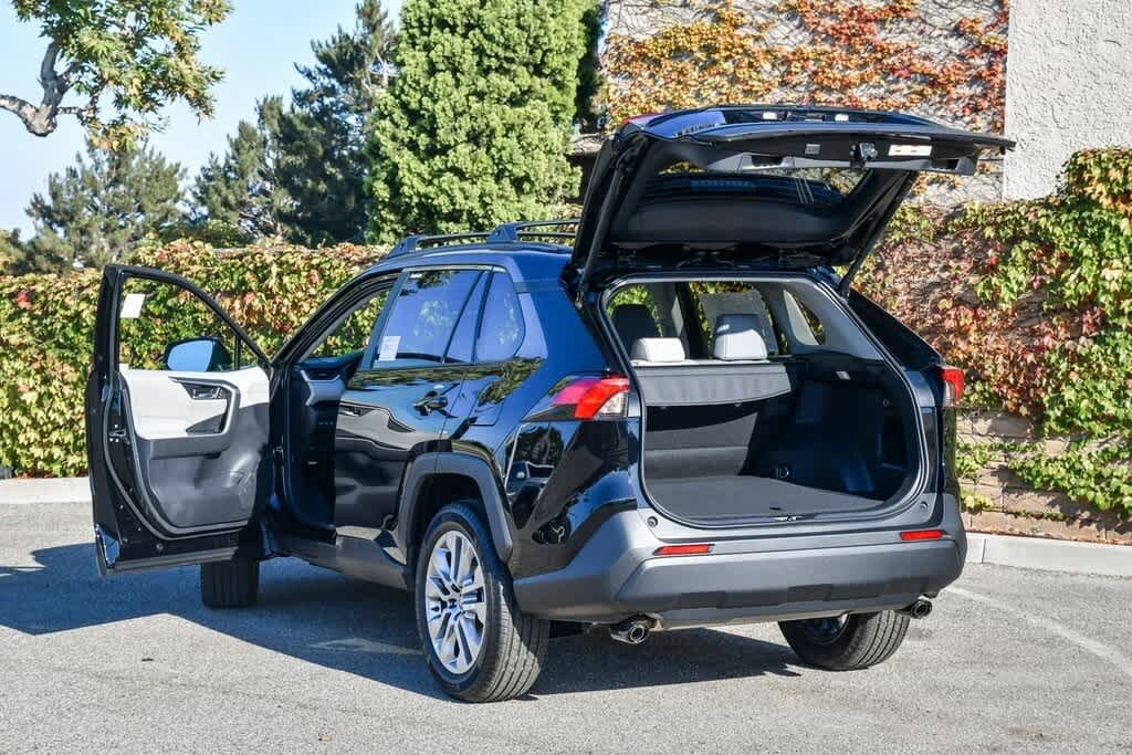 Thumbnail: 2025 Toyota RAV4 - 28