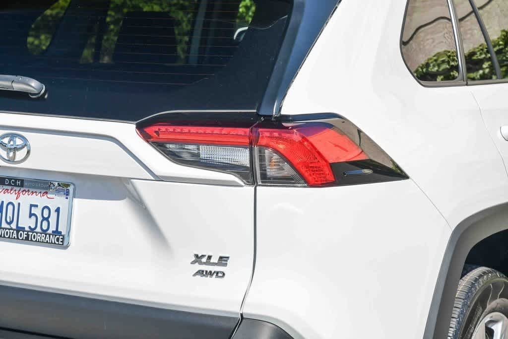 Thumbnail: 2024 Toyota RAV4 - 9