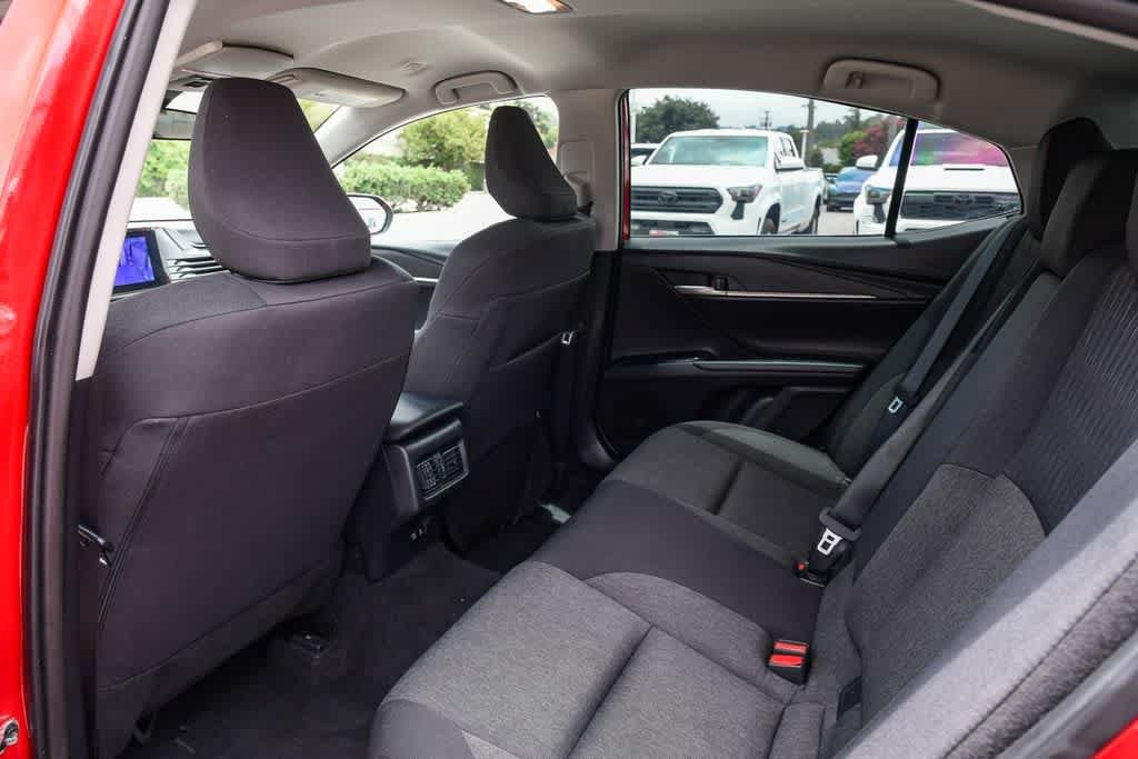 2025 Toyota Camry LE - Photo 18