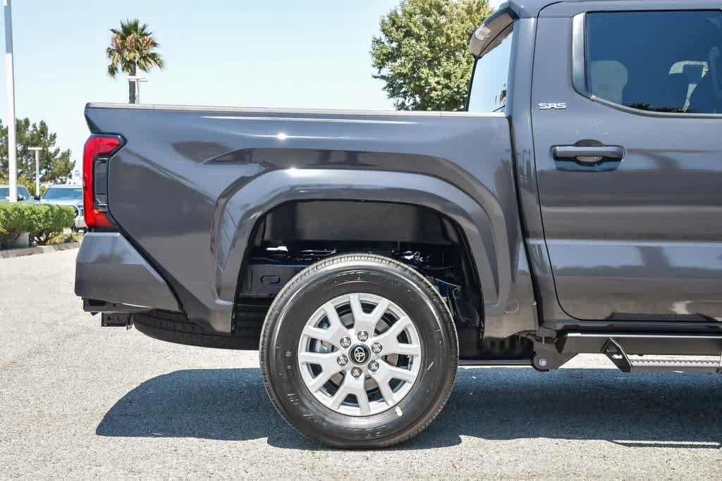 Thumbnail: 2025 Toyota Tacoma - 10