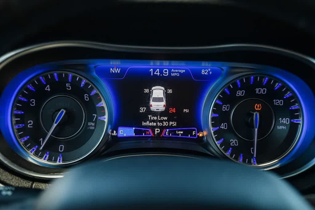 Thumbnail: 2019 Chrysler 300 - 22