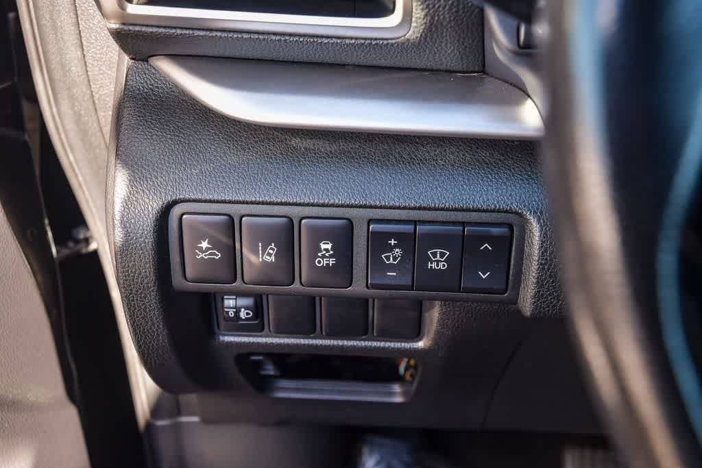 Thumbnail: 2020 Mitsubishi Eclipse Cross - 33