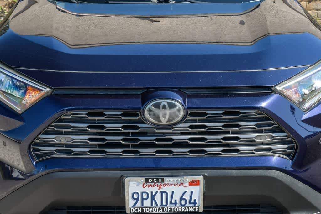 2019 Toyota RAV4 Limited photo 4