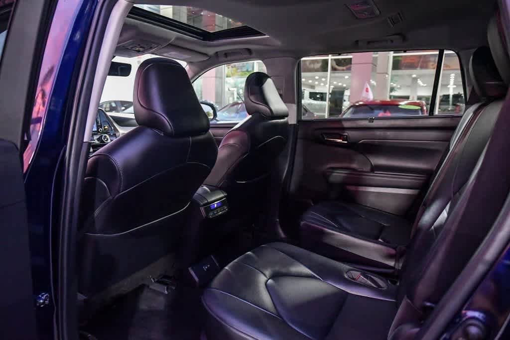 Thumbnail: 2022 Toyota Highlander - 19