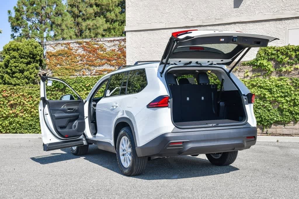 2025 Toyota Grand Highlander XLE 28
