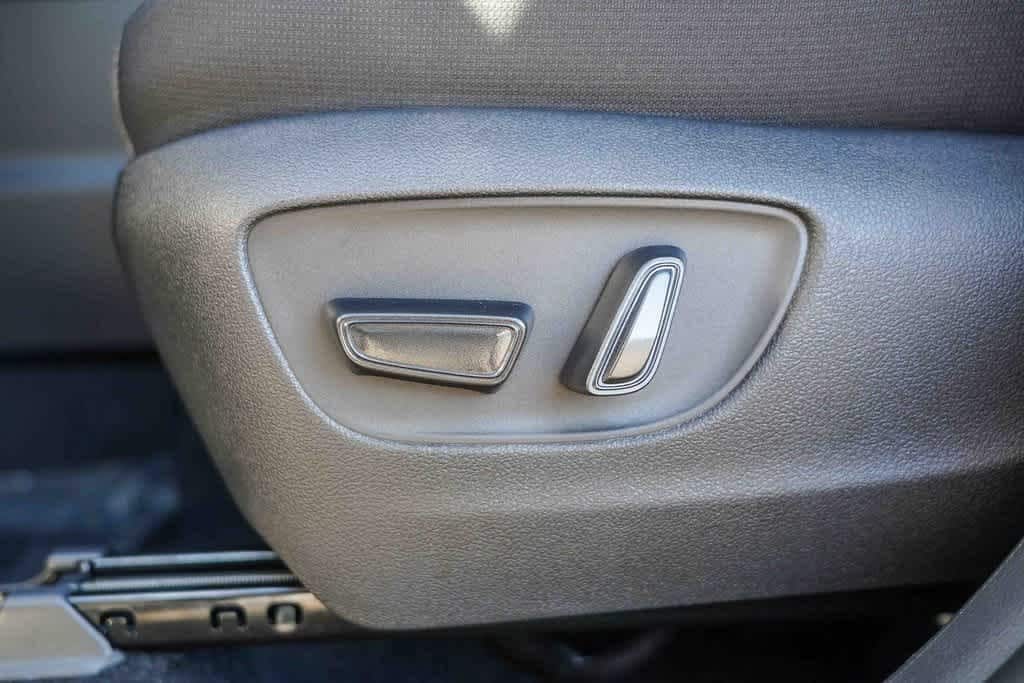 Thumbnail: 2026 Toyota Grand Highlander - 21