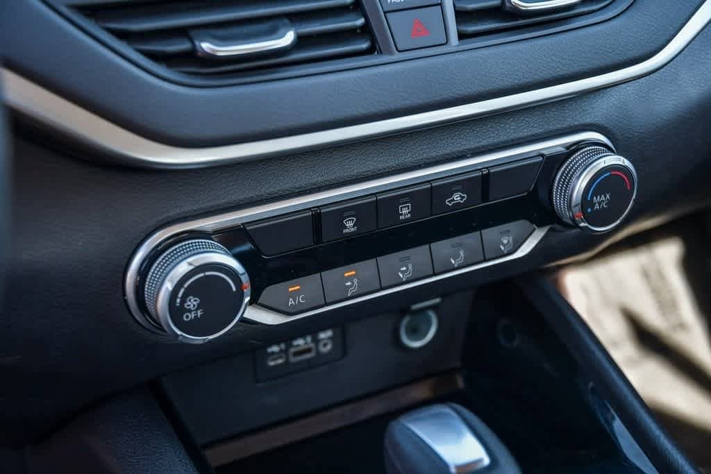 Thumbnail: 2021 Nissan Altima - 22