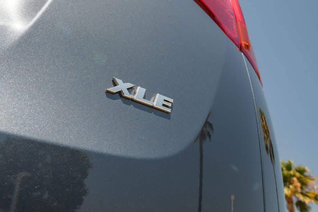 Thumbnail: 2013 Toyota RAV4 - 26