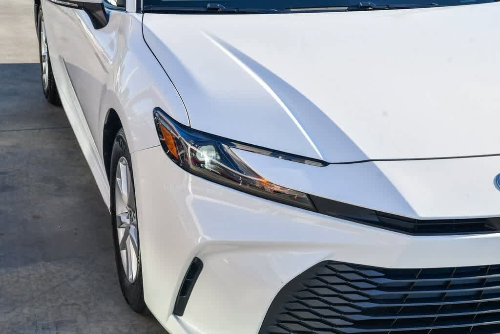 2025 Toyota Camry LE photo 3