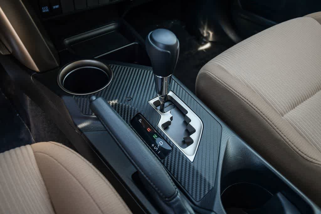 Thumbnail: 2013 Toyota RAV4 - 19