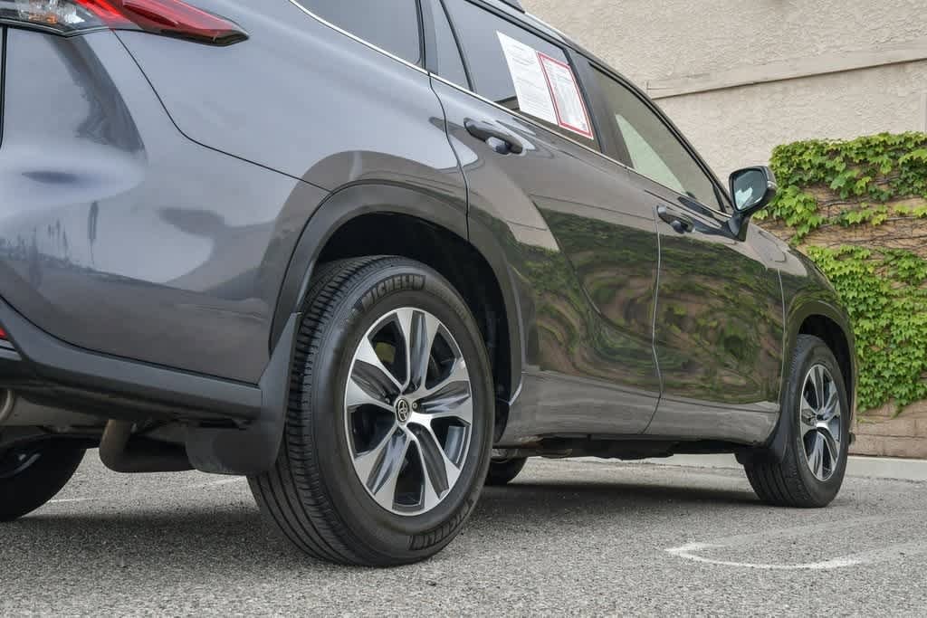 2024 Toyota Highlander XLE 10