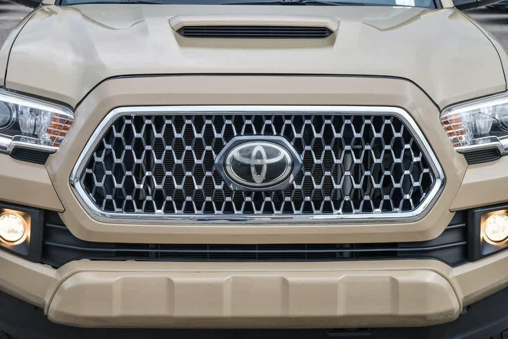 Thumbnail: 2019 Toyota Tacoma - 4