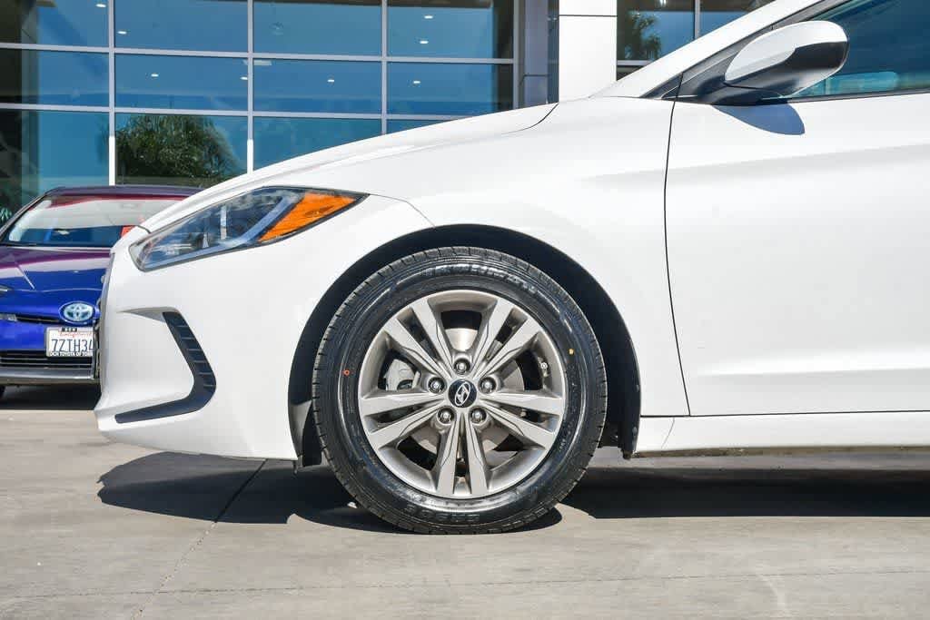 Thumbnail: 2017 Hyundai Elantra - 10