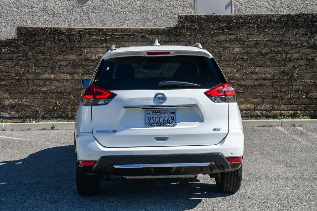 2019 Nissan Rogue SV photo 3