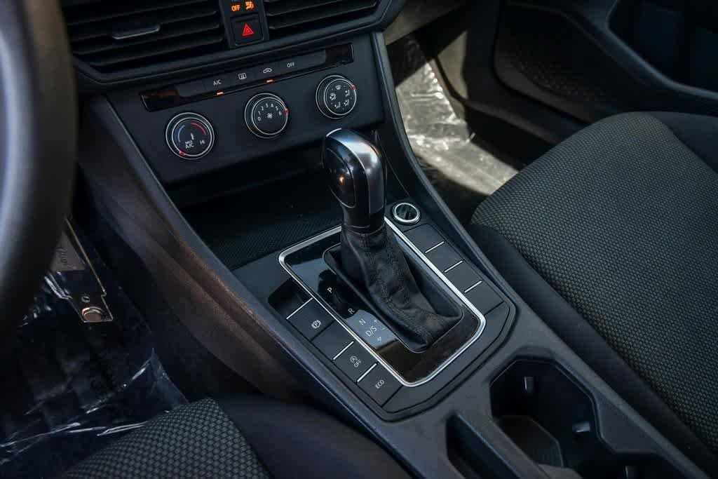 Thumbnail: 2021 Volkswagen Jetta - 21