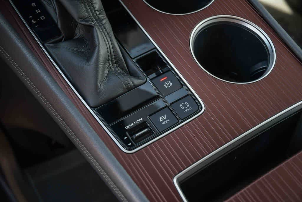 Thumbnail: 2022 Toyota Sienna - 22