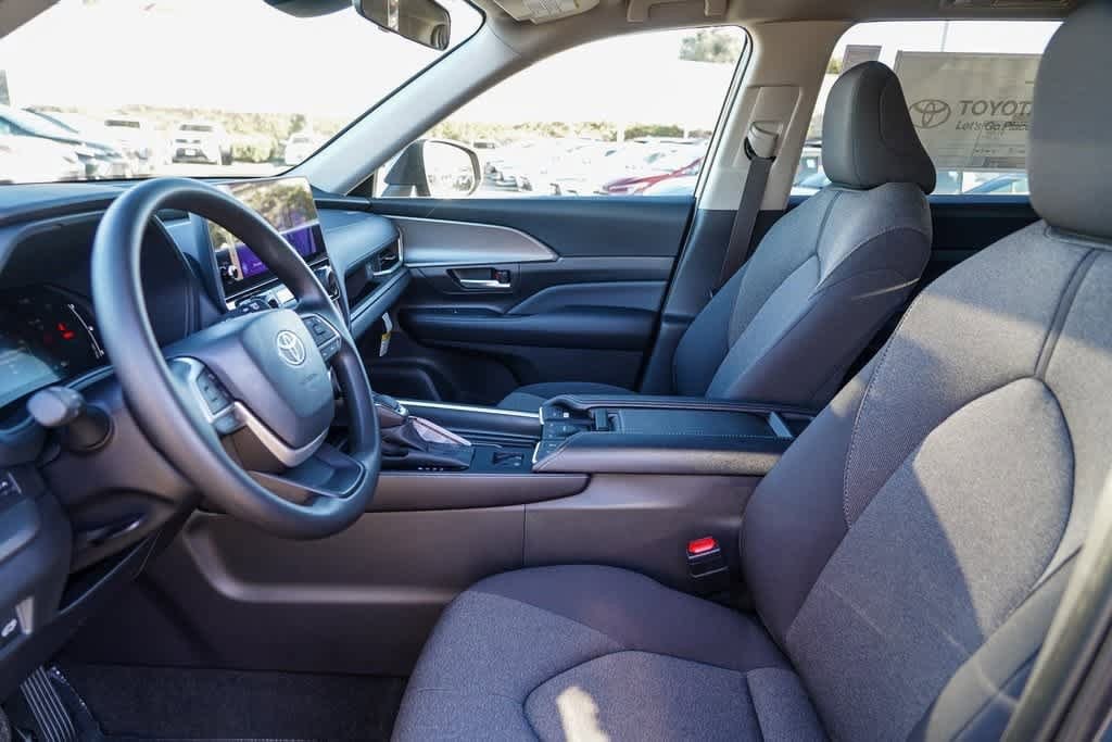 Thumbnail: 2026 Toyota Grand Highlander - 17