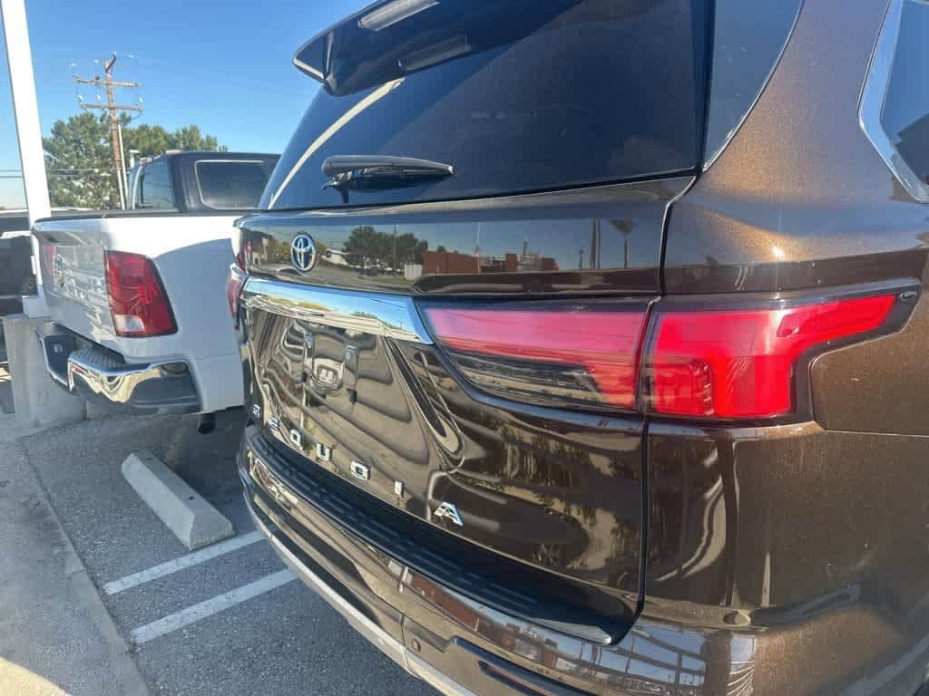 Thumbnail: 2023 Toyota Sequoia - 6