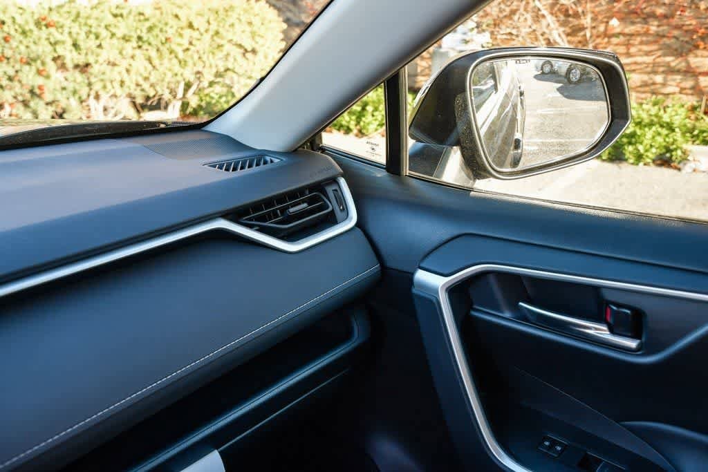 Thumbnail: 2025 Toyota RAV4 - 24