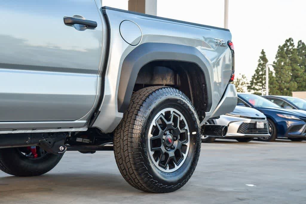 2025 Toyota Tacoma TRD Off Road - Photo 12
