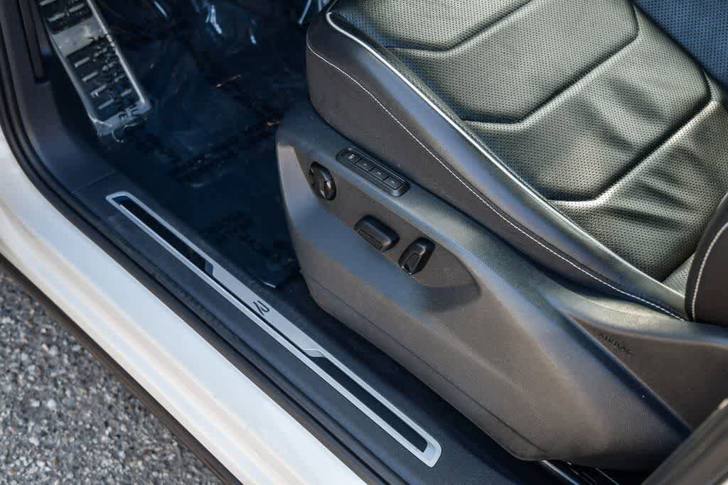 Thumbnail: 2022 Volkswagen Tiguan - 22