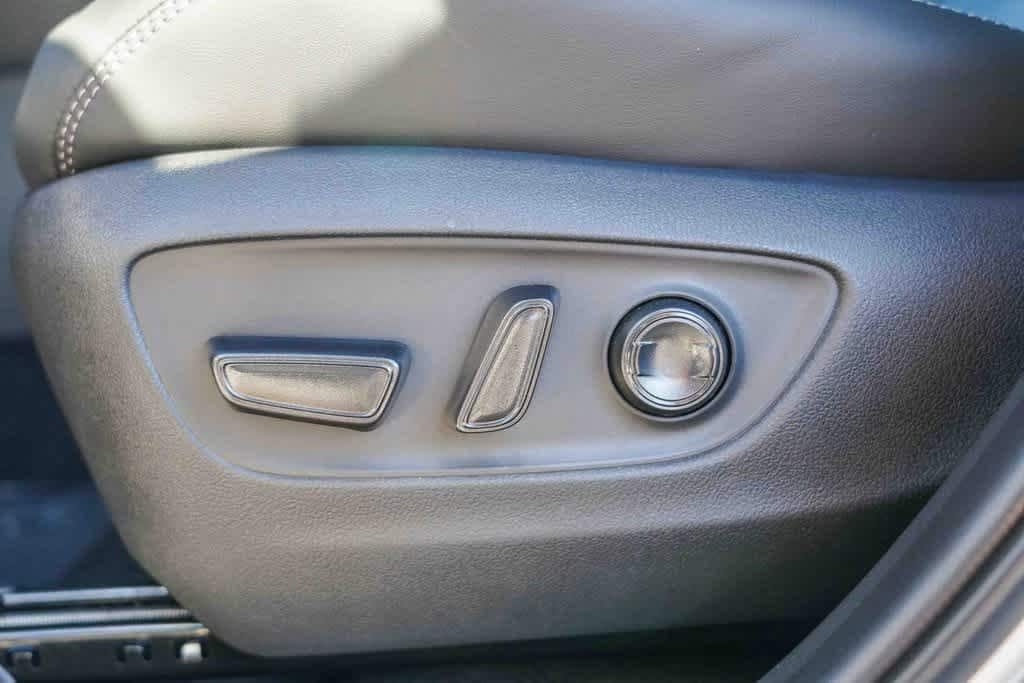 Thumbnail: 2025 Toyota RAV4 - 22