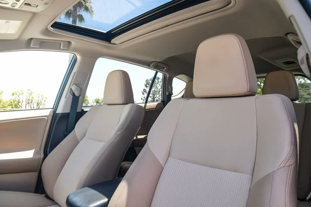 Thumbnail: 2013 Toyota RAV4 - 17