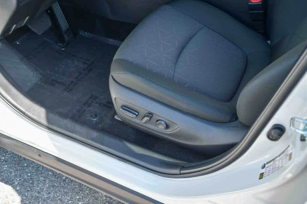 Thumbnail: 2024 Toyota RAV4 - 20