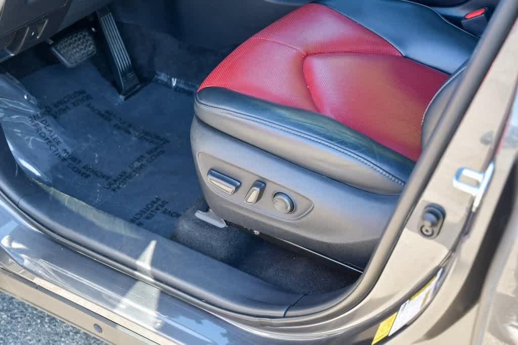 Thumbnail: 2022 Toyota Highlander - 23